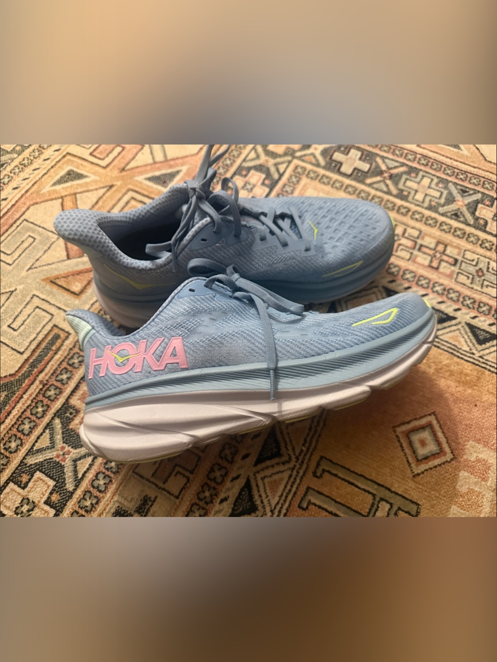 HOKA Clifton 9, Women's sz 10 B Sky Blue
